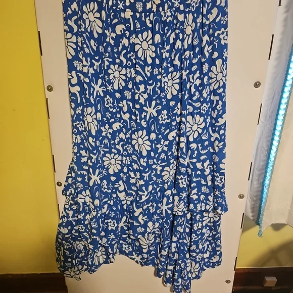 NWT Junior Size XL SO Smocked Hi-Low Midi Skirt Floral Blue White Print - Picture 6 of 6